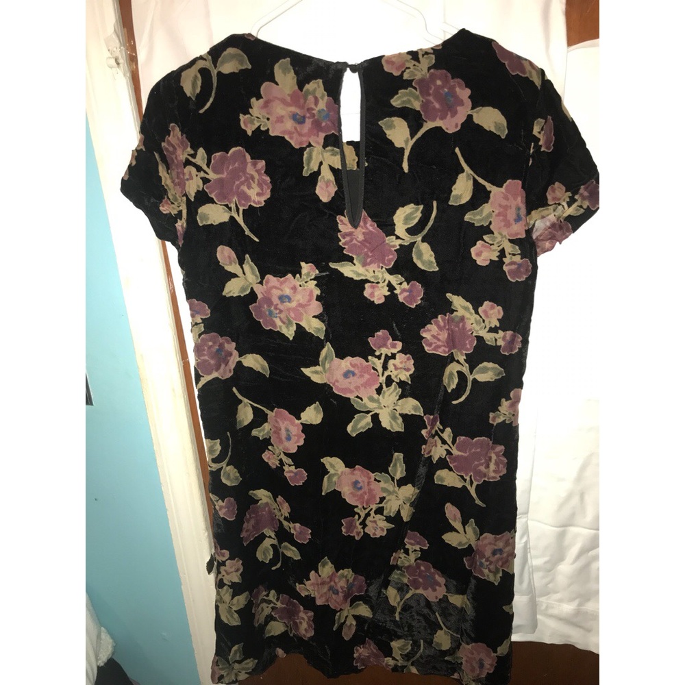 Dress - Picture 3 of 4